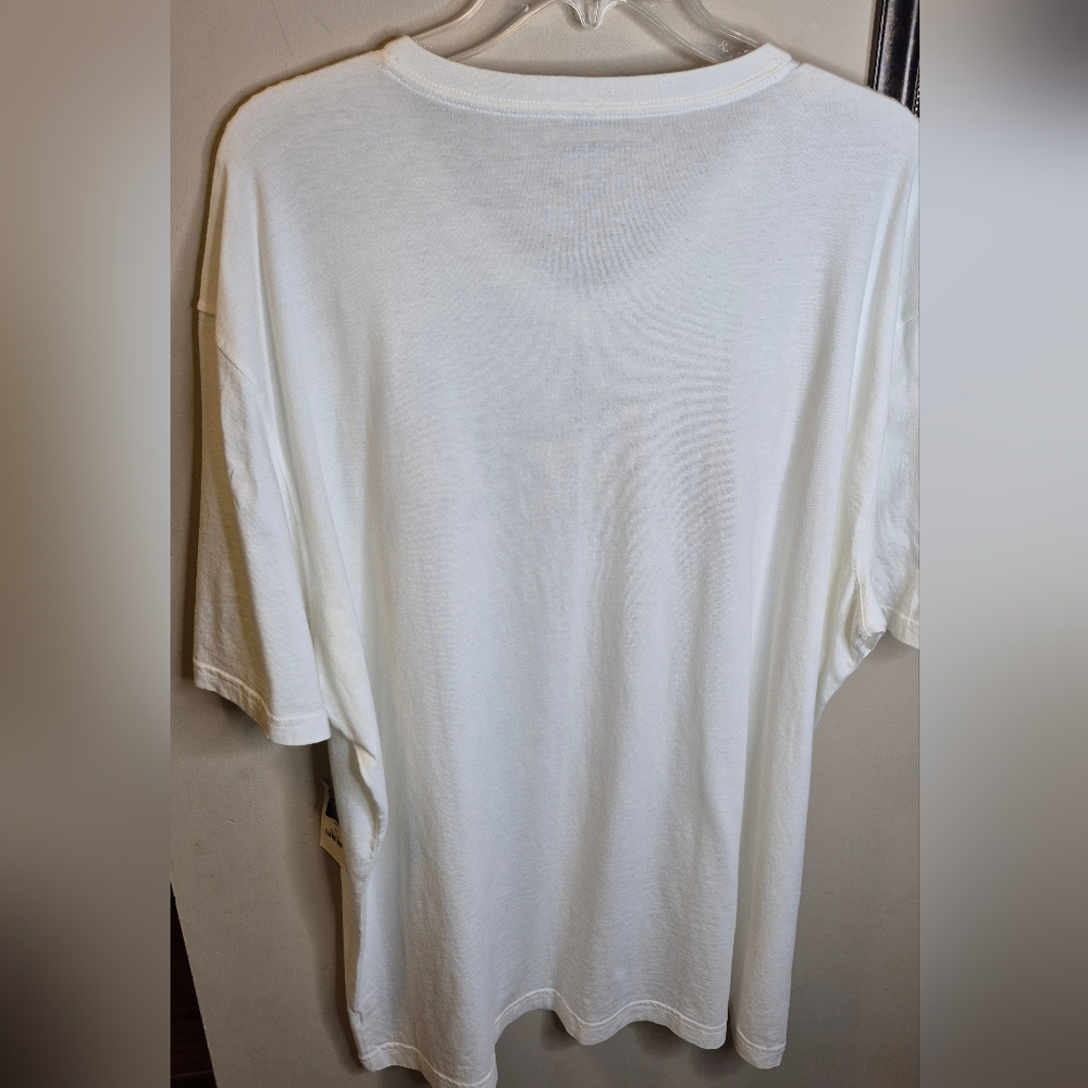 Express White Graphic V-Neck T-Shirt - Picture 12 of 12